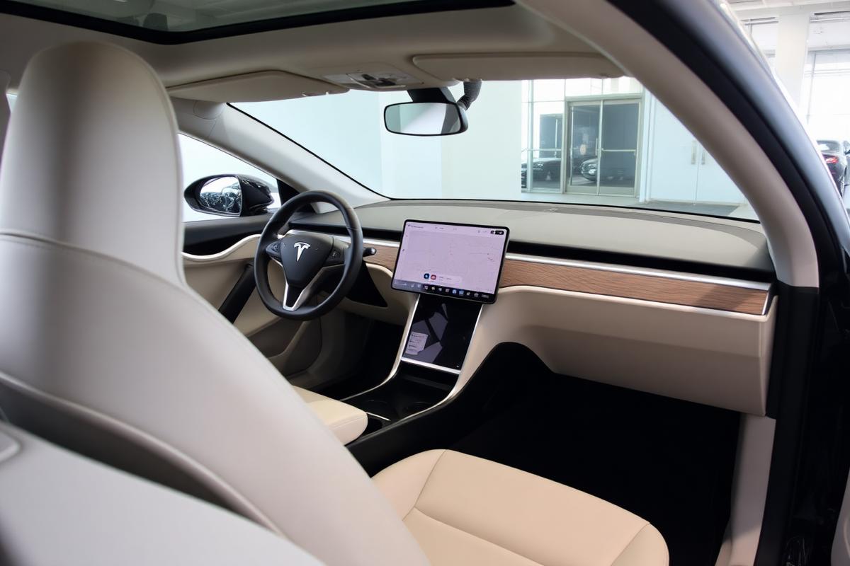 2023 Tesla Model S Long Range photo 3 of 13